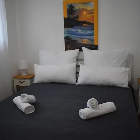 Sunlight Apartment *